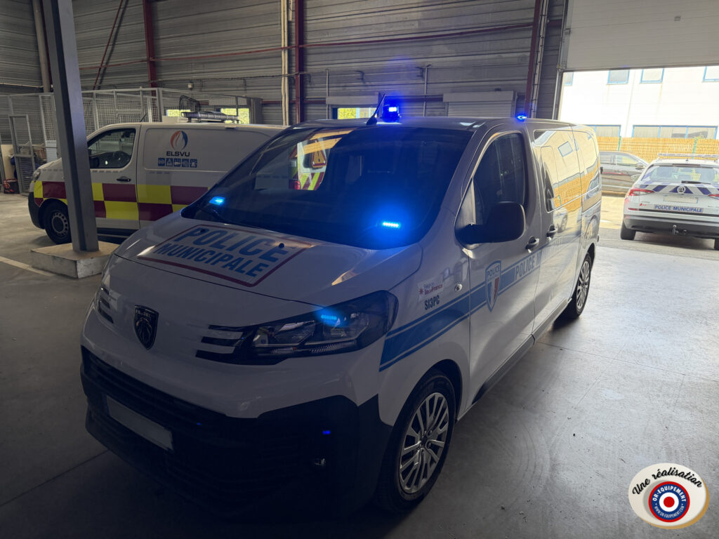 Police municipale SI3PC de Plaisir – Peugeot Expert – Vue de présentation