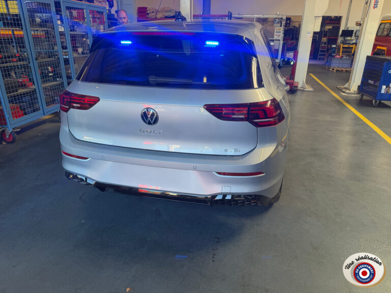Cabinet ministériel – Volkswagen Golf – vue 2