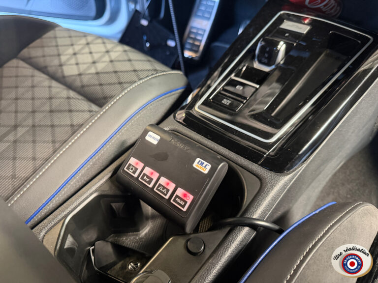 Cabinet ministériel – Volkswagen Golf – vue 3