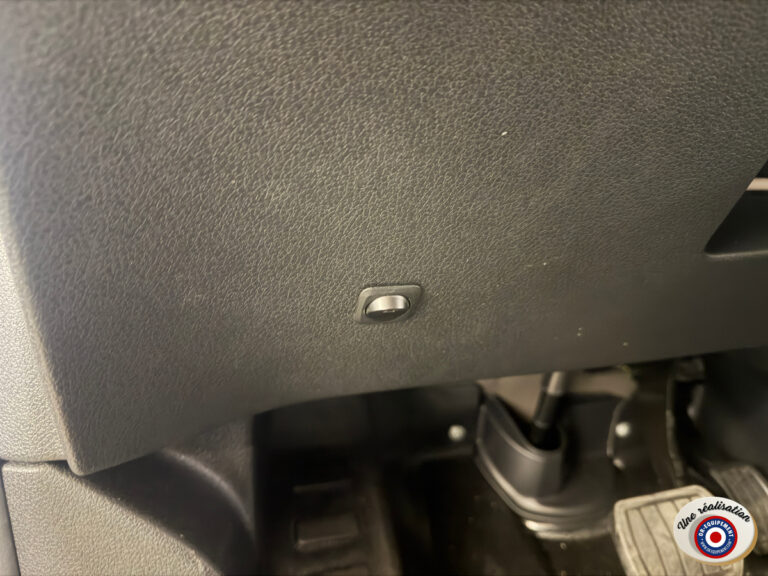 Cabinet ministériel – Volkswagen Golf – vue 4